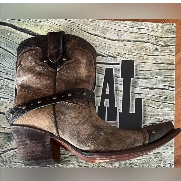 Womens Short Vintage Corral Western Boots - Picture 4 of 8